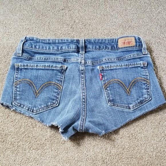 Levi's Jean's Cut Off Shorts Sz 7 - Picture 2 of 5